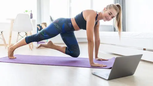 Jednym ze sposobów walki z insulinoopornością, obok diety, jest trening. Jednym ze sposobów walki z insulinoopornością, obok diety, jest trening.