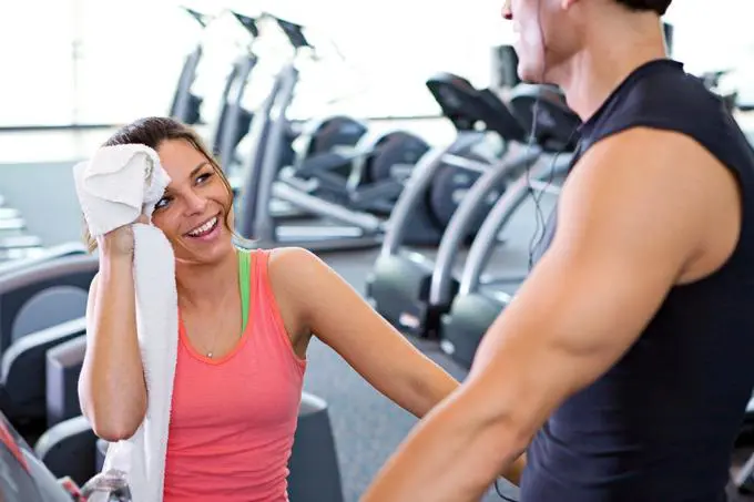 Jak ćwiczyć na siłowni higienicznie i bezpiecznie? Jak ćwiczyć na siłowni higienicznie i bezpiecznie?