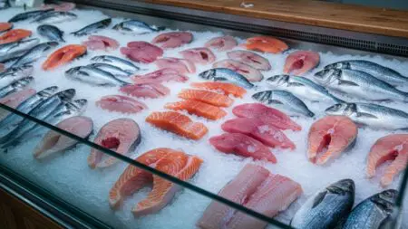 Świeże ryby morskie jako naturalne źródło kwasów omega-3.