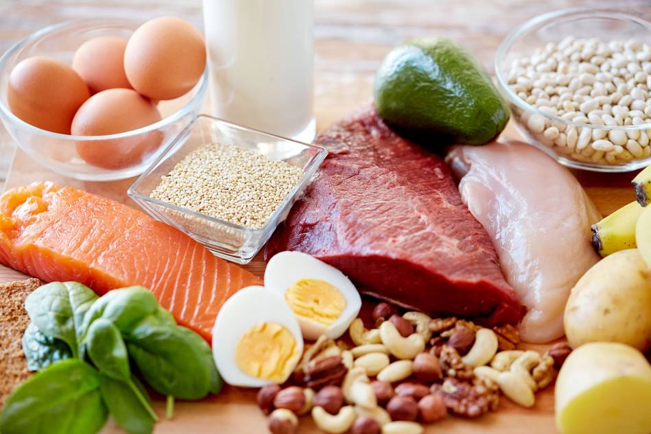 Ważne staje się dostarczenie odpowiednich ilości białka, węglowodany i tłuszcze, oraz witaminy i składniki mineralne.